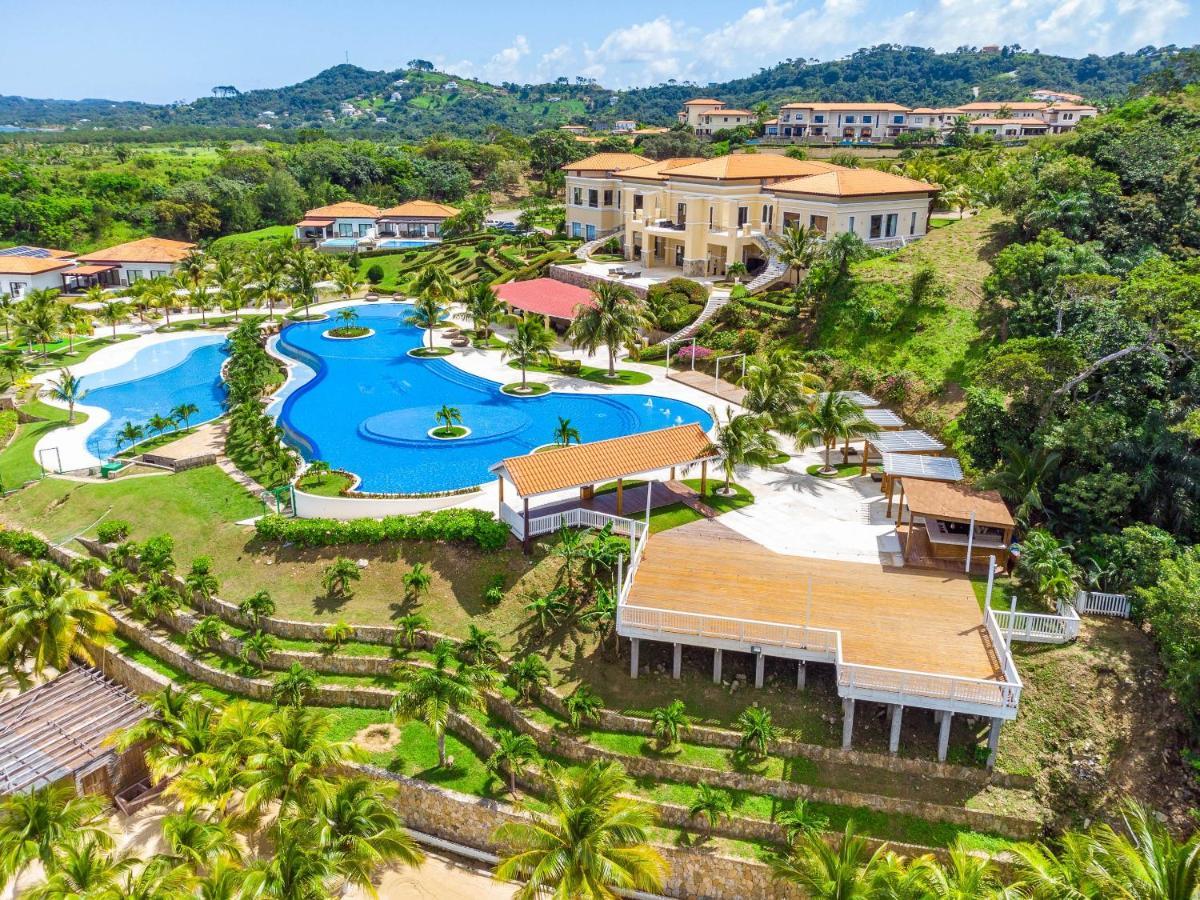 Pristine Bay Villa 1304 With Large Pool - 3 Bedroom Condo French Harbour Εξωτερικό φωτογραφία