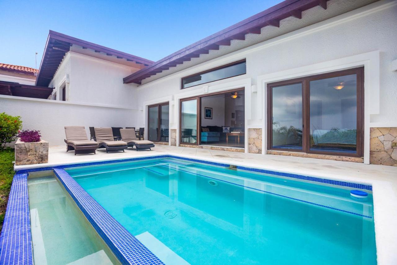 Pristine Bay Villa 1304 With Large Pool - 3 Bedroom Condo French Harbour Εξωτερικό φωτογραφία